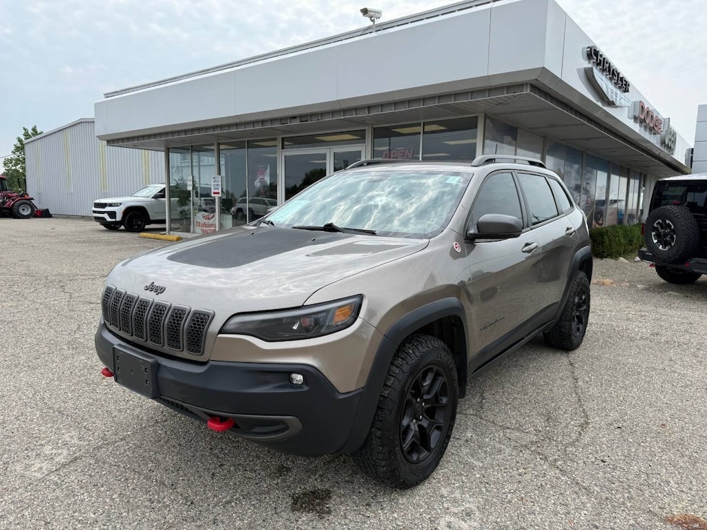 Used 2019 Jeep Cherokee Trailhawk 4x4 4dr SUV SUV
