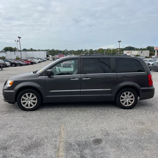 Used 2015 Chrysler Town & Country Touring with VIN 2C4RC1BG0FR627245 for sale in Marlette, MI