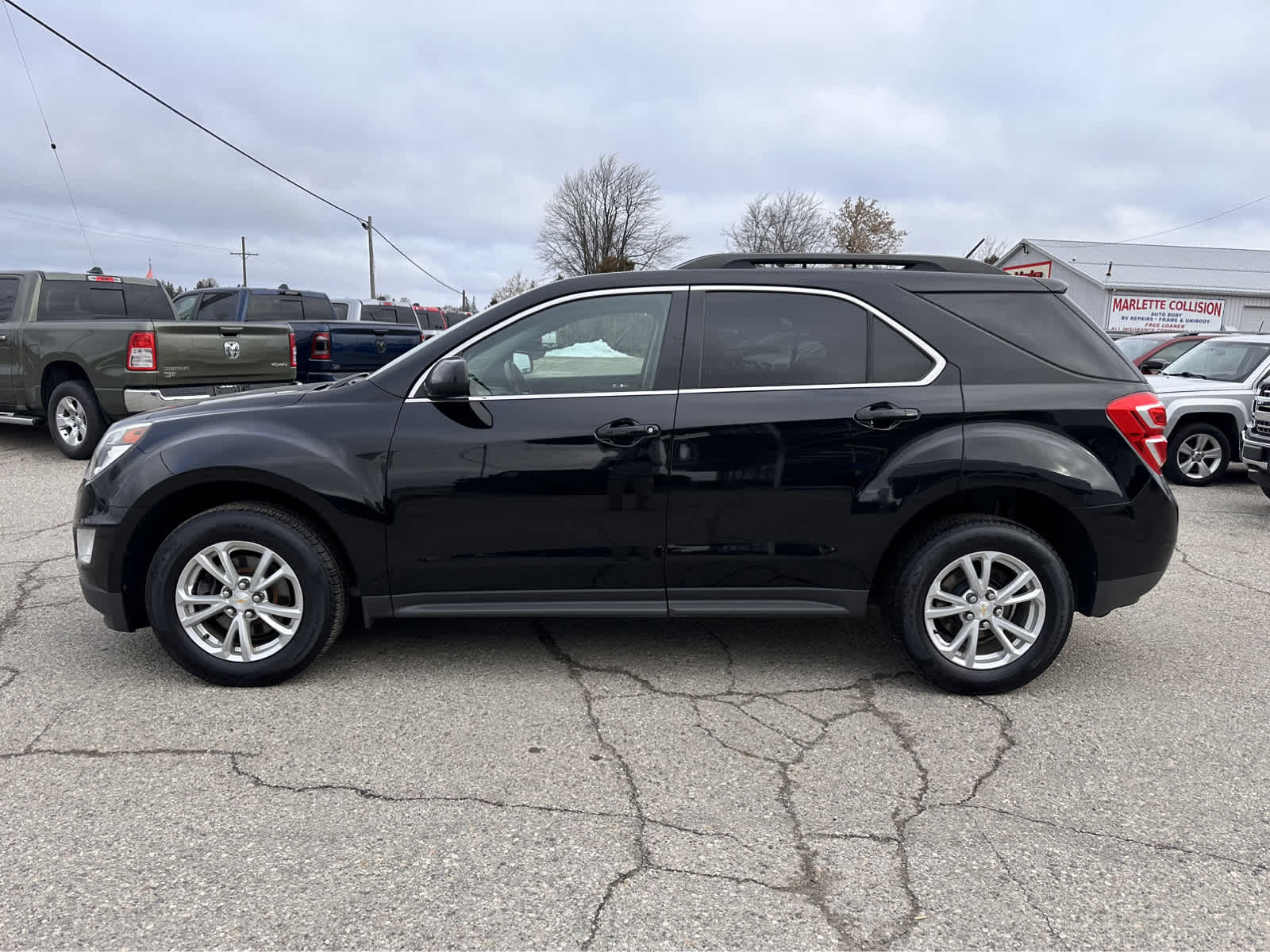 Used 2017 Chevrolet Equinox LT with VIN 2GNFLFEK3H6274897 for sale in Marlette, MI