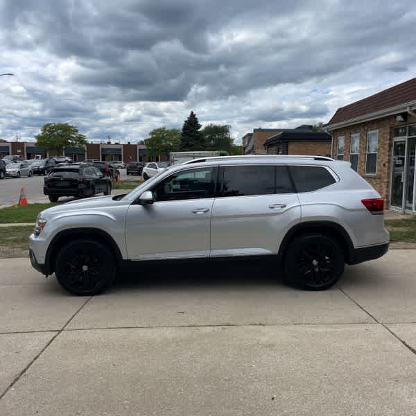 Used 2018 Volkswagen Atlas SEL Premium with VIN 1V2NR2CA7JC502448 for sale in Marlette, MI