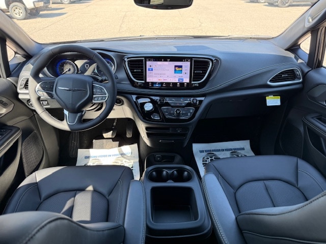 2026 Chrysler Pacifica Select - Photo 7