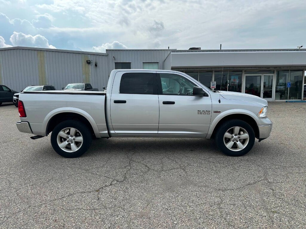 Used 2017 Ram 1500 SLT 4x4 4dr Crew Cab 5.5 ft. SB Pickup Pickup Truck