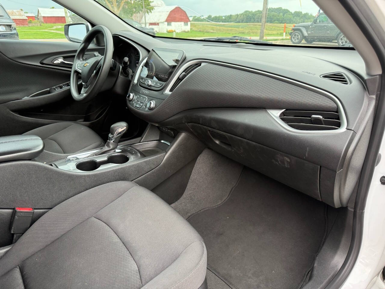 2024 Chevrolet Malibu 1LT - Photo 11
