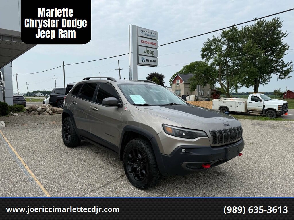 Used 2019 Jeep Cherokee Trailhawk 4x4 4dr SUV SUV