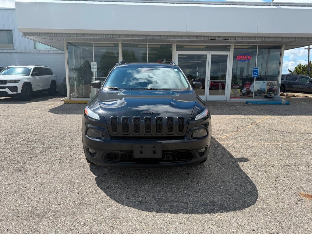 Used 2018 Jeep Cherokee Limited 4x4 4dr SUV SUV