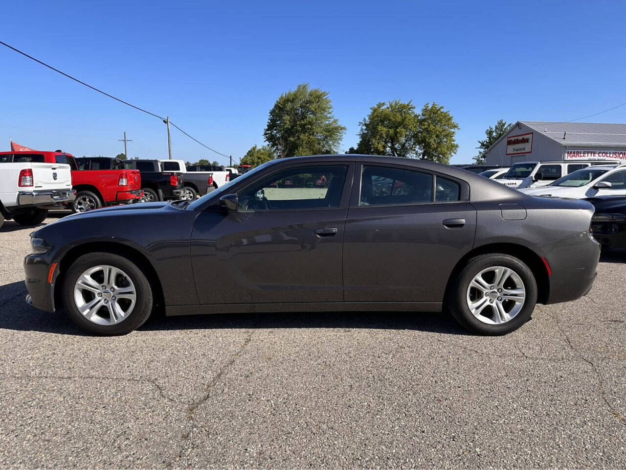 2021 Dodge Charger SXT photo 2