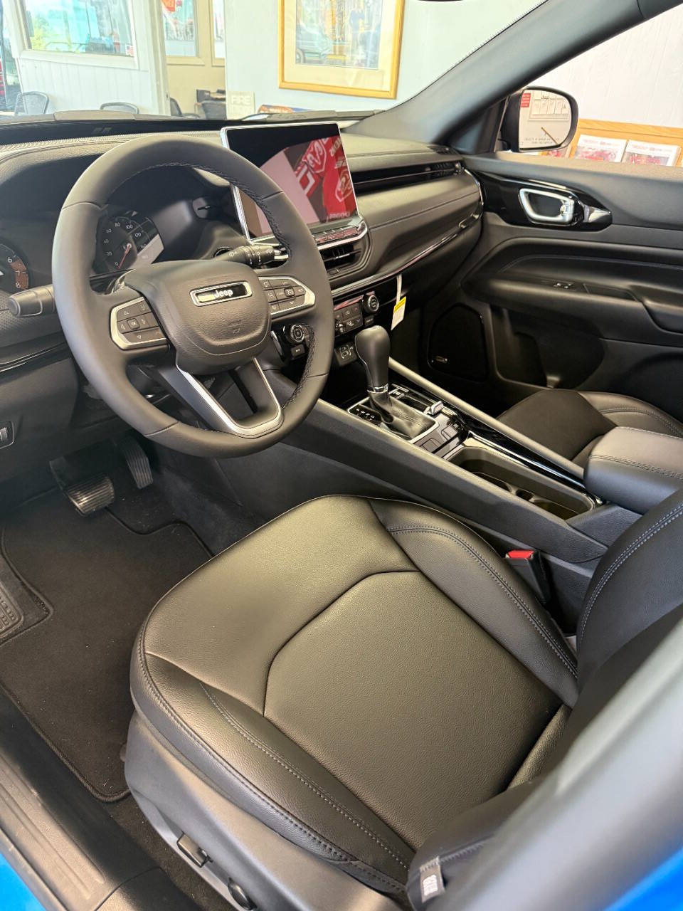 2025 Jeep Compass Limited photo 3