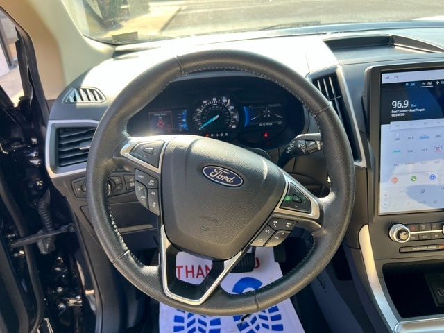 2022 Ford Edge SEL photo 11