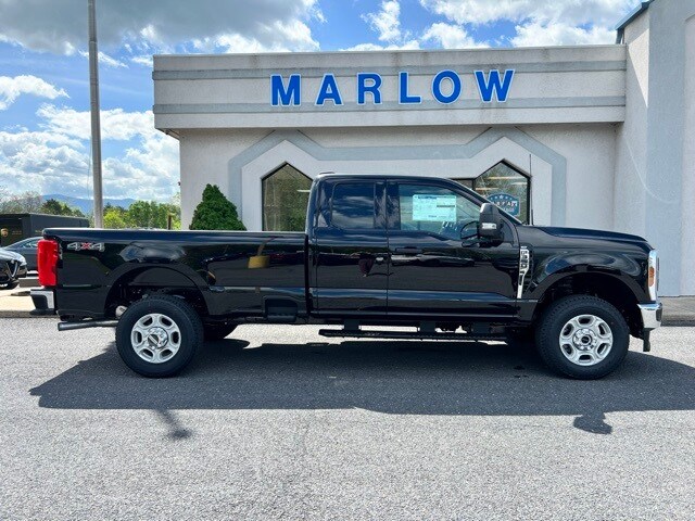 2025 Ford F-350 XLT photo 3