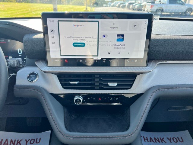 2025 Ford Explorer photo 4