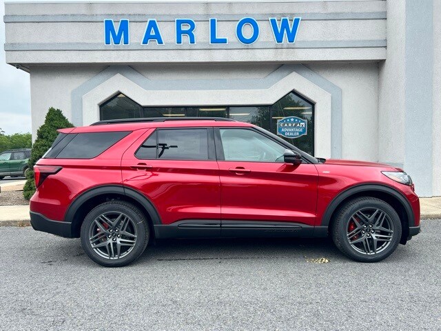 2025 Ford Explorer ST-Line photo 2