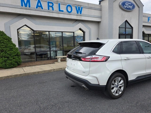 2021 Ford Edge Titanium photo 3