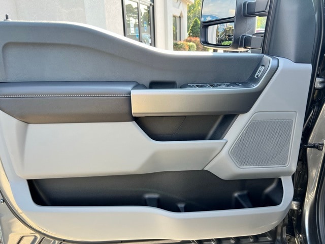 2026 Ford F-250 XLT photo 13