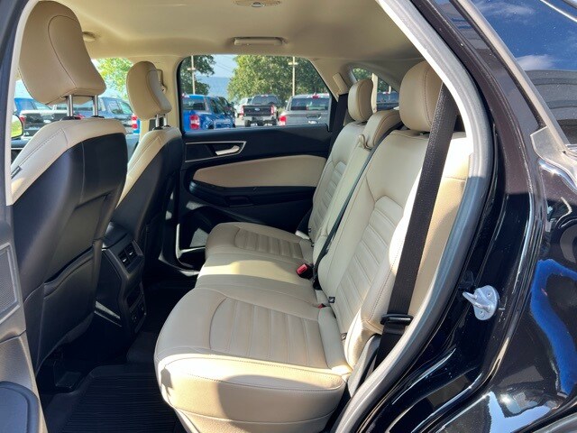 2022 Ford Edge SEL photo 20