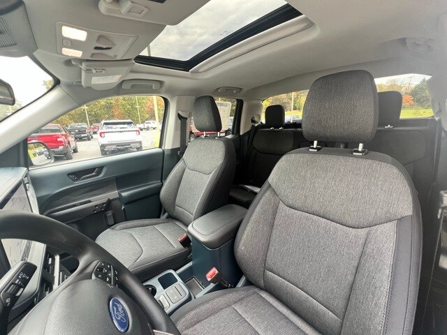 2025 Ford Maverick XLT photo 3