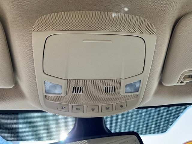 2022 Ford Edge SEL photo 16