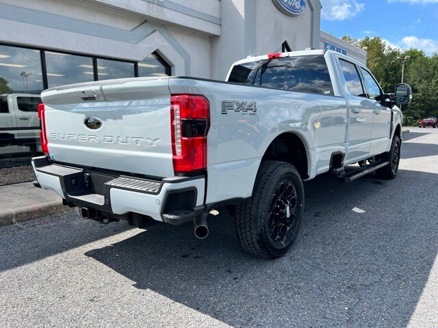 2025 Ford F-350 XLT photo 3