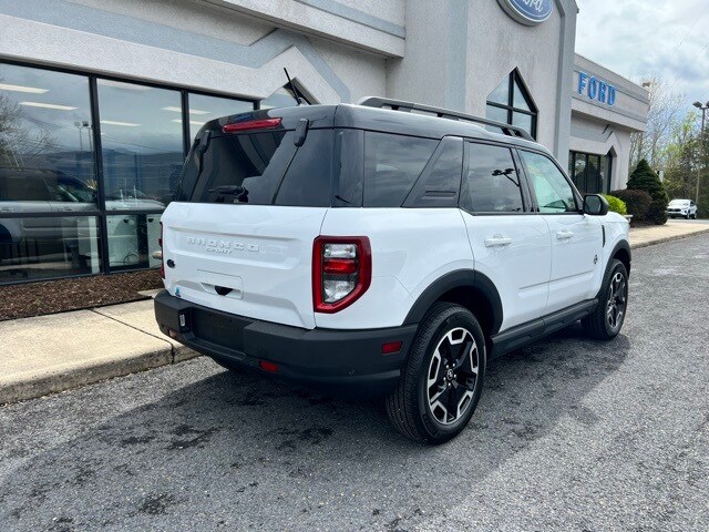 2024 Ford Bronco Sport Outer Banks photo 2