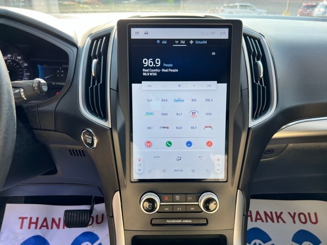 2022 Ford Edge SEL photo 12
