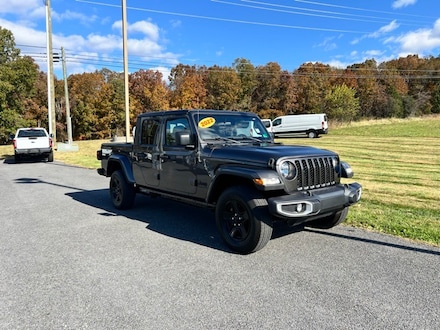2022 Jeep Gladiator Sport Truck Crew Cab