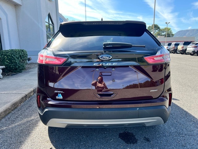 2021 Ford Edge SEL photo 2