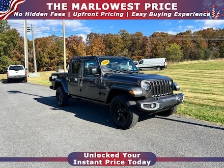 2022 Jeep Gladiator Sport Truck Crew Cab