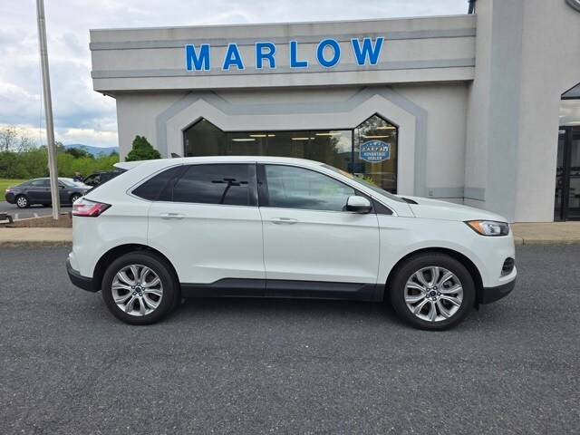 2021 Ford Edge Titanium photo 2
