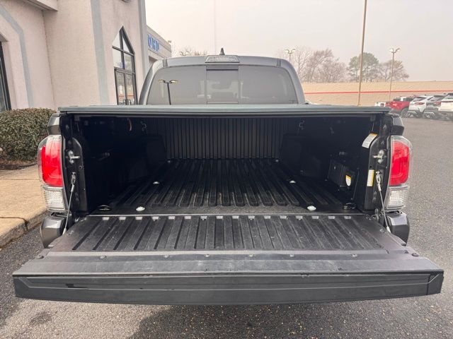 2021 Toyota Tacoma TRD Sport photo 4