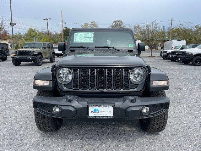 2025 Jeep Gladiator Sport photo 3