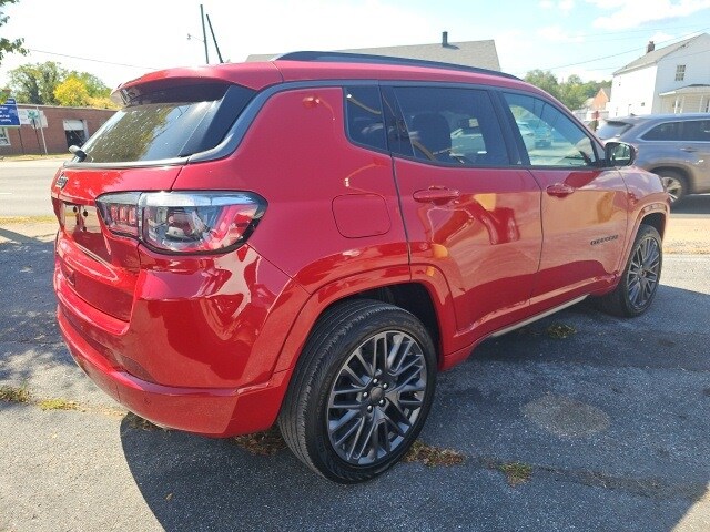 2022 Jeep Compass Limited Red Edition photo 3