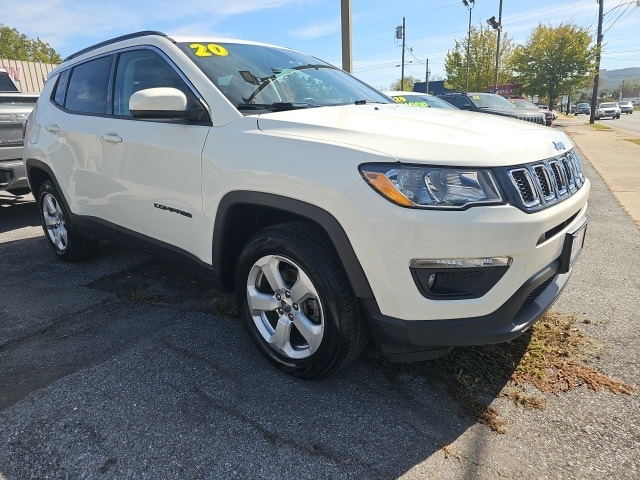 2020 Jeep Compass Latitude photo 2