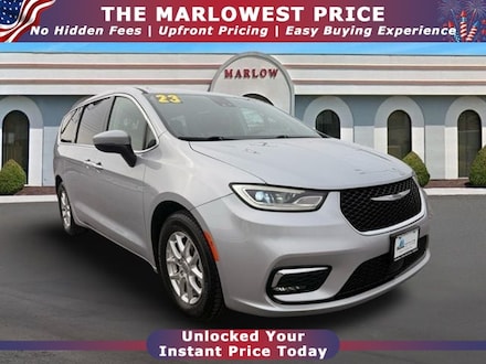2023 Chrysler Pacifica Touring L Van Passenger Van