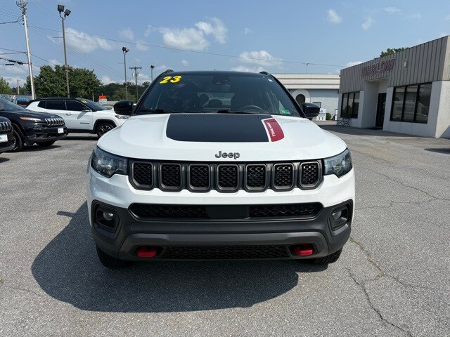 2023 Jeep Compass Trailhawk photo 3