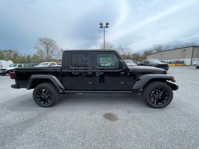 2025 Jeep Gladiator Sport photo 4