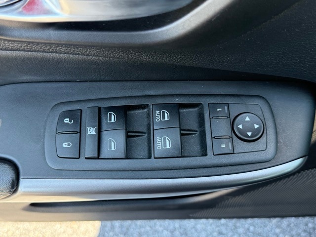 2022 Jeep Cherokee Latitude Lux photo 11