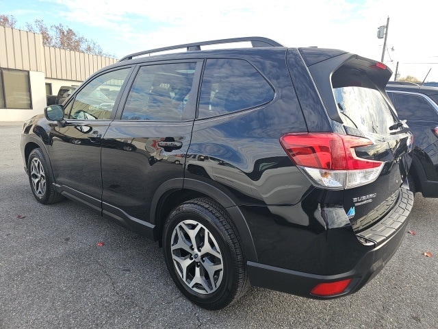 2019 Subaru Forester Premium photo 2