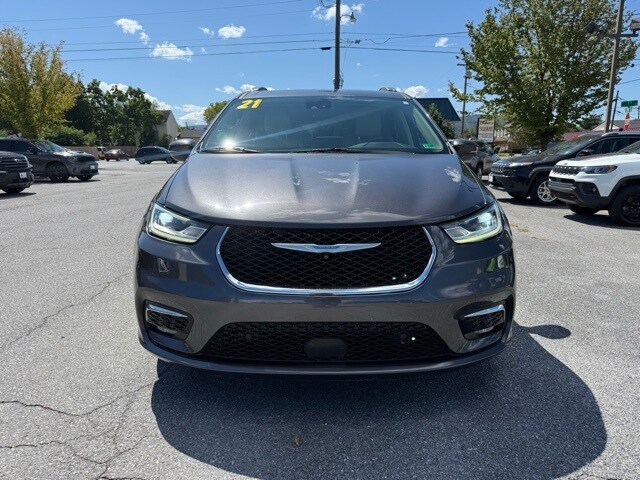 2021 Chrysler Pacifica Hybrid Touring L photo 3