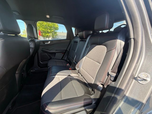 2023 Ford Escape ST-Line Select - Photo 17