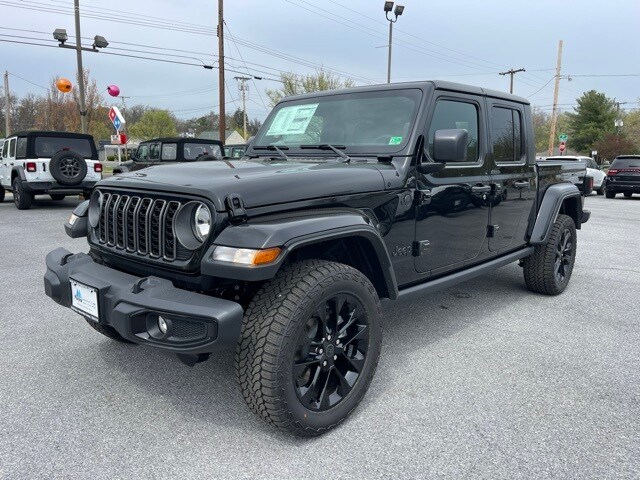 2025 Jeep Gladiator Sport photo 2