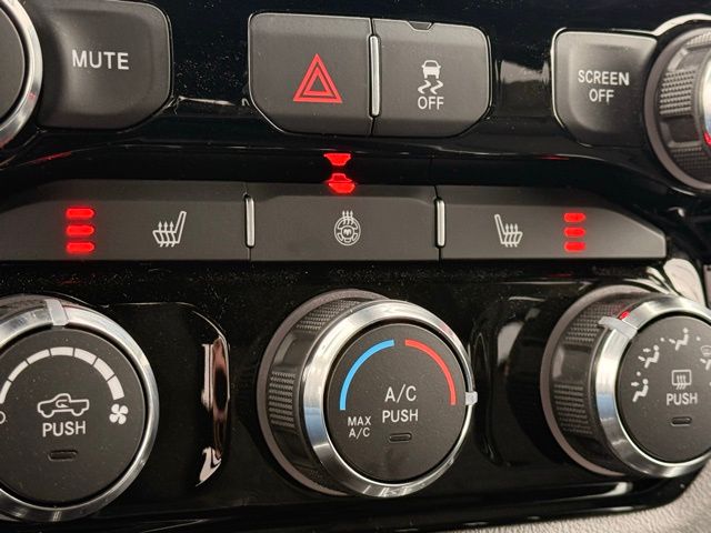 2026 RAM 3500 Big Horn - Photo 32