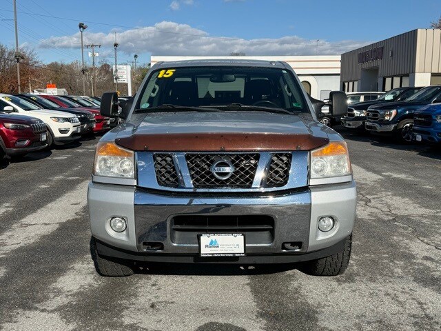 2015 Nissan Titan SV photo 2