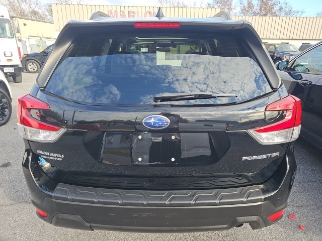 2019 Subaru Forester Premium photo 3