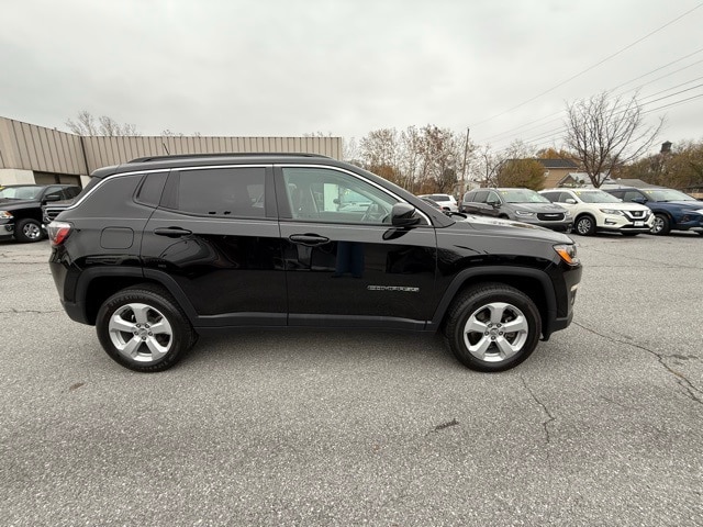 2019 Jeep Compass Latitude photo 2