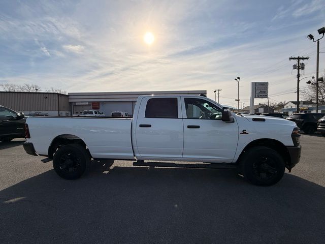 2026 RAM 3500 Tradesman - Photo 4