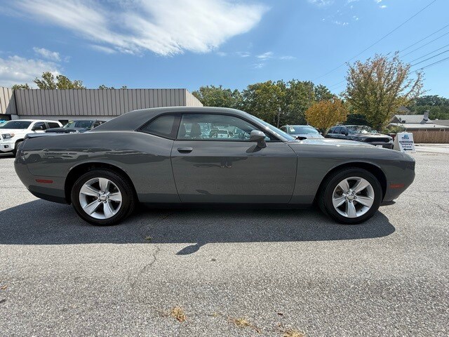 2023 Dodge Challenger SXT photo 4