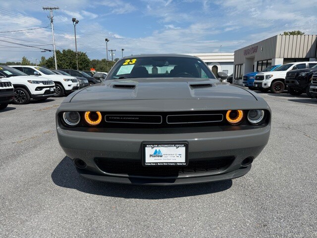 2023 Dodge Challenger SXT photo 3