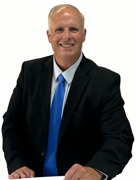 Staff member Tony Bates from ID_154c22d00914
