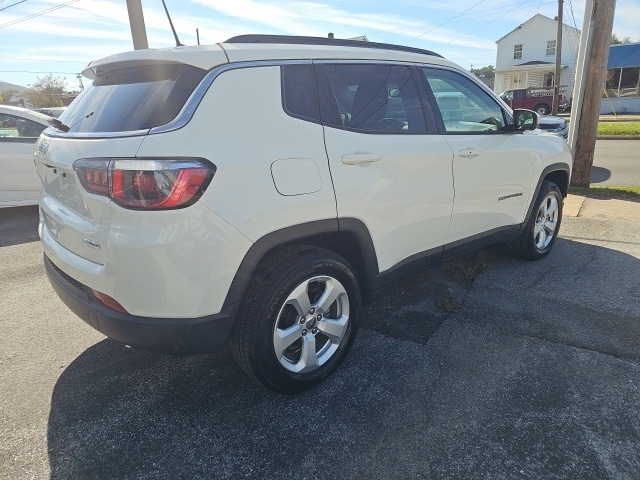2020 Jeep Compass Latitude photo 3