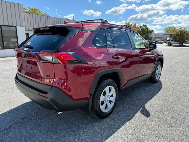 2020 Toyota RAV4 LE photo 3