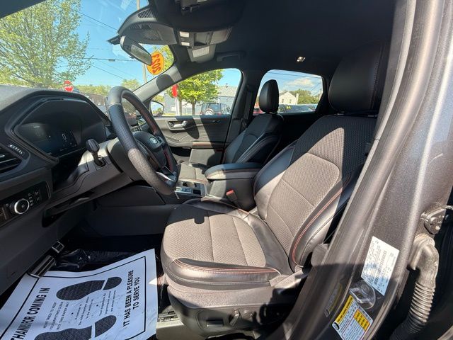 2023 Ford Escape ST-Line Select - Photo 15